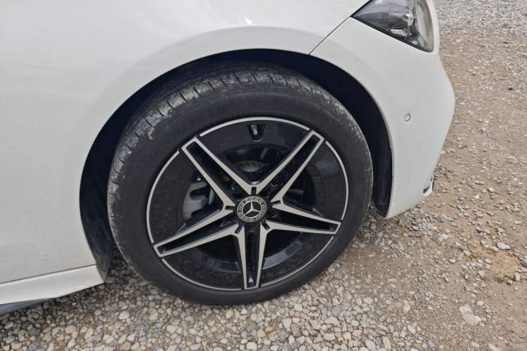 Used Mercedes-Benz C-Class 2024 Facelifted C-Class 260 L Night Edition Sports Version Right Front Wheel Hub