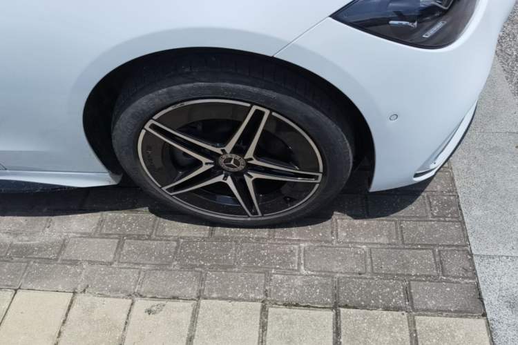 Used Mercedes-Benz C-Class 2024 C 260 L Brilliant Night Sports Edition Right Front Wheel Hub
