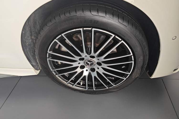 Used Mercedes-Benz C-Class 2024 Restyled C-Class 260 L Sport Edition Right Front Wheel Hub