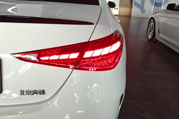Used Mercedes-Benz C-Class 2024 Facelifted C-Class 260 L Night Edition Sports Version Right Rear Taillight
