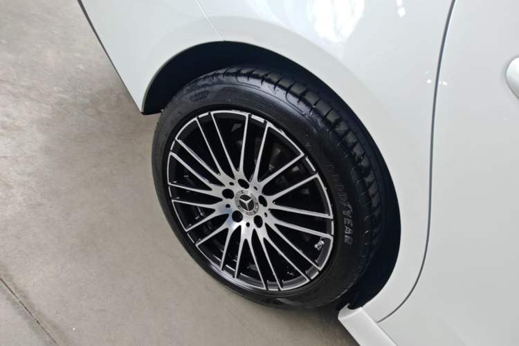 Used Mercedes-Benz C-Class 2024 Restyled C 260 L Sport Edition Right Rear Wheel Hub