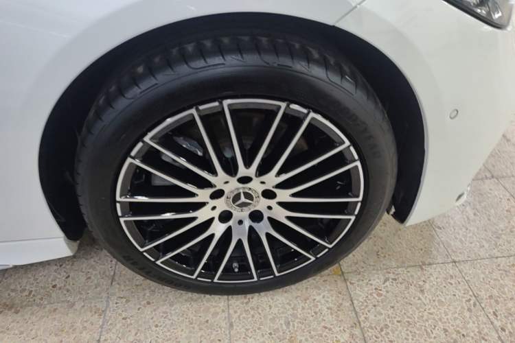 Used Mercedes-Benz C-Class 2024 Restyled C 260 L Sport Edition Right Rear Wheel Hub