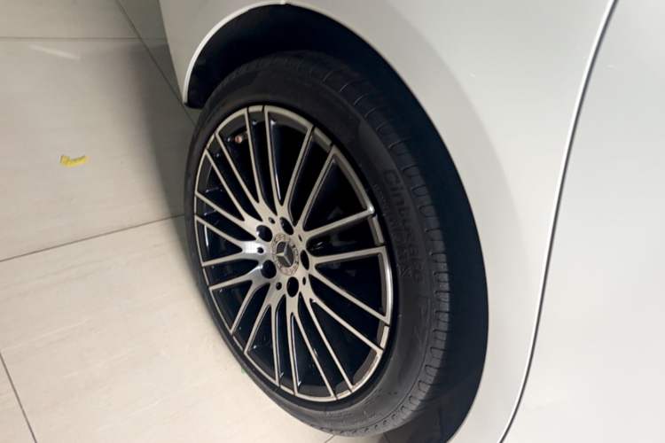 Used Mercedes-Benz C-Class 2024 C 200 L Sport Edition Right Rear Wheel Hub