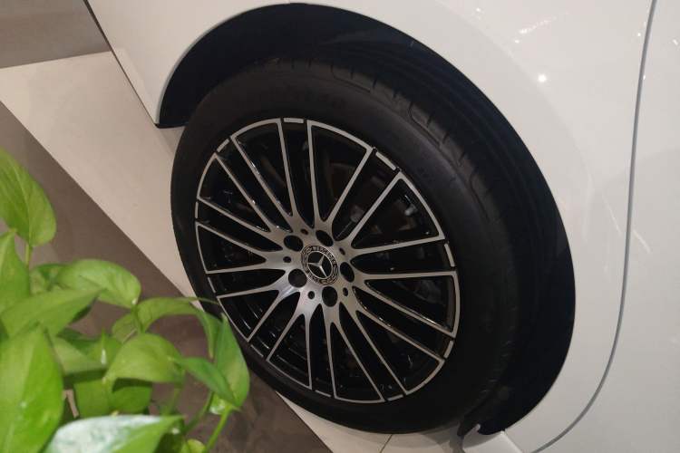 Used Mercedes-Benz C-Class 2024 Restyled C-Class 260 L Sport Edition Right Rear Wheel Hub
