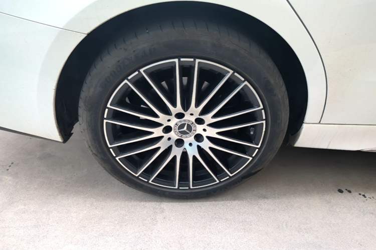 Used Mercedes-Benz C-Class 2024 Second Facelift C 260 L Sport Edition Right Rear Wheel Hub