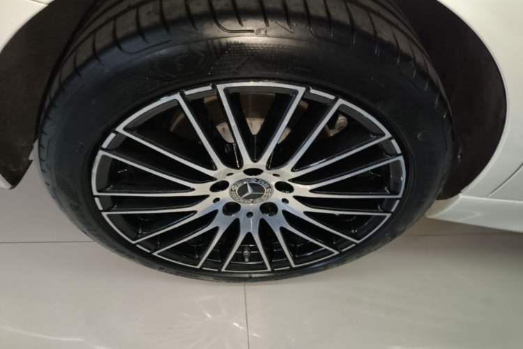 Used Mercedes-Benz C-Class 2024 Restyled C 200 L Sport Edition Right Rear Wheel Hub