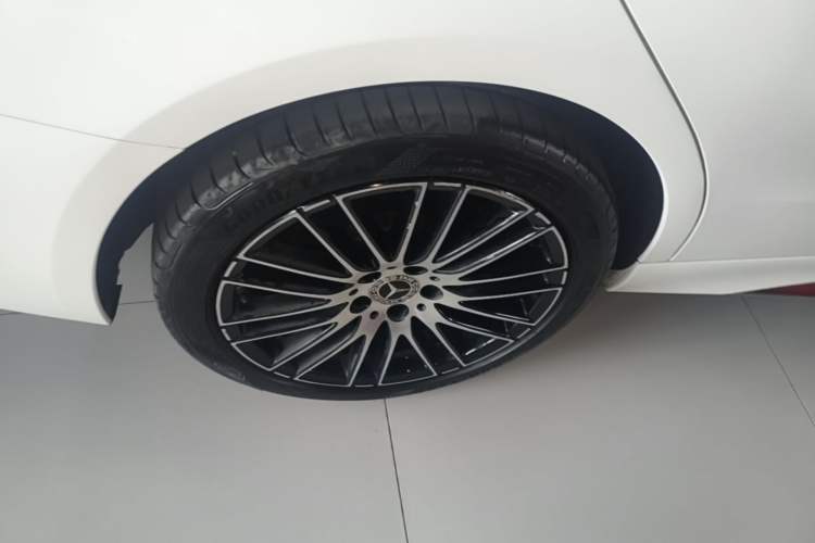 Used Mercedes-Benz C-Class 2024 Restyled C 260 L Sport Edition Right Rear Wheel Hub