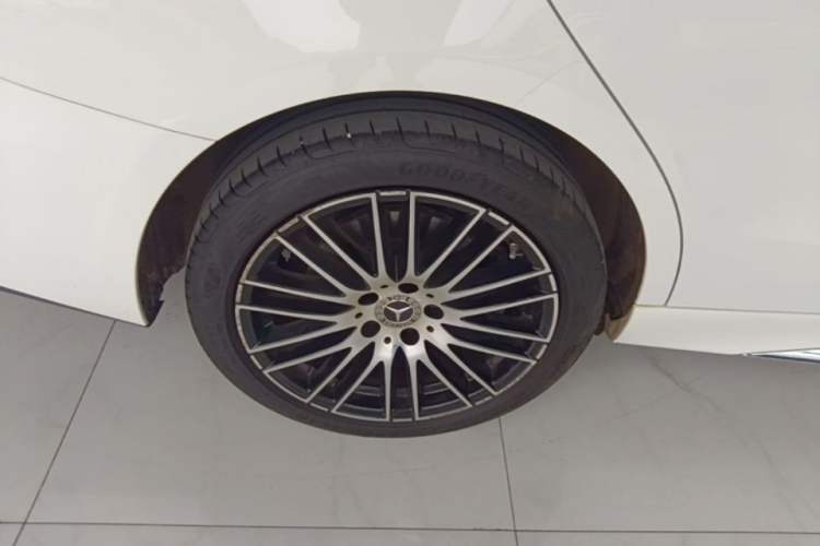 Used Mercedes-Benz C-Class 2024 Restyled C 260 L Sport Edition Right Rear Wheel Hub
