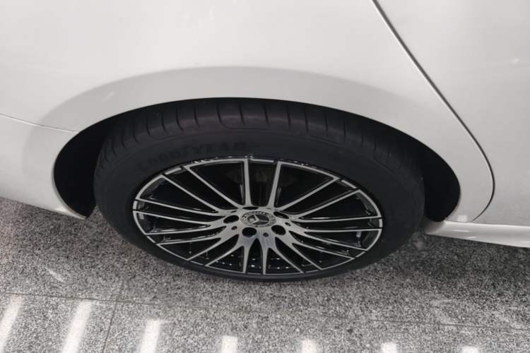 Used Mercedes-Benz C-Class 2024 Restyled C 260 L Sport Edition Right Rear Wheel Hub