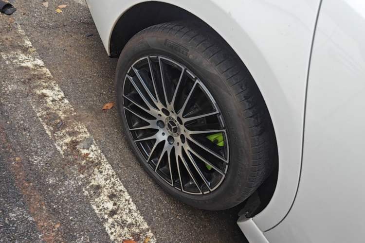 Used Mercedes-Benz C-Class 2024 Restyled C 260 L Sport Edition Right Rear Wheel Hub