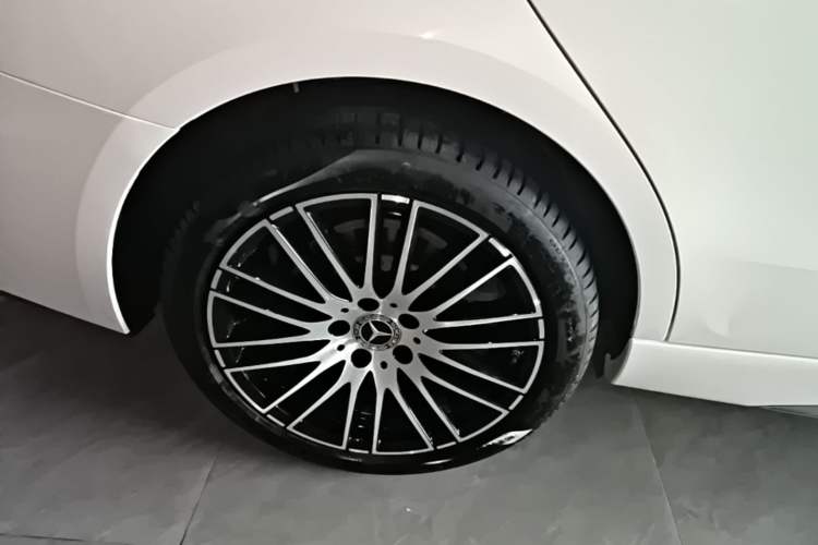 Used Mercedes-Benz C-Class 2024 Restyled C-Class 260 L Sport Edition Right Rear Wheel Hub