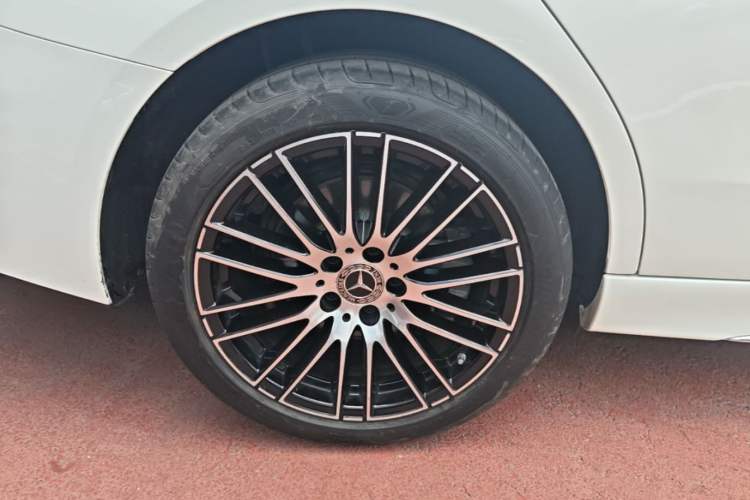 Used Mercedes-Benz C-Class 2024 Restyled C 200 L Sport Edition Right Rear Wheel Hub