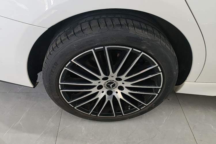 Used Mercedes-Benz C-Class 2024 Restyled C 260 L Sport Edition Right Rear Wheel Hub