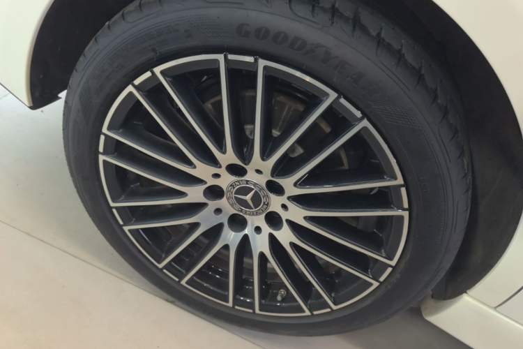 Used Mercedes-Benz C-Class 2024 Second Facelift C 260 L Sport Edition Right Rear Wheel Hub