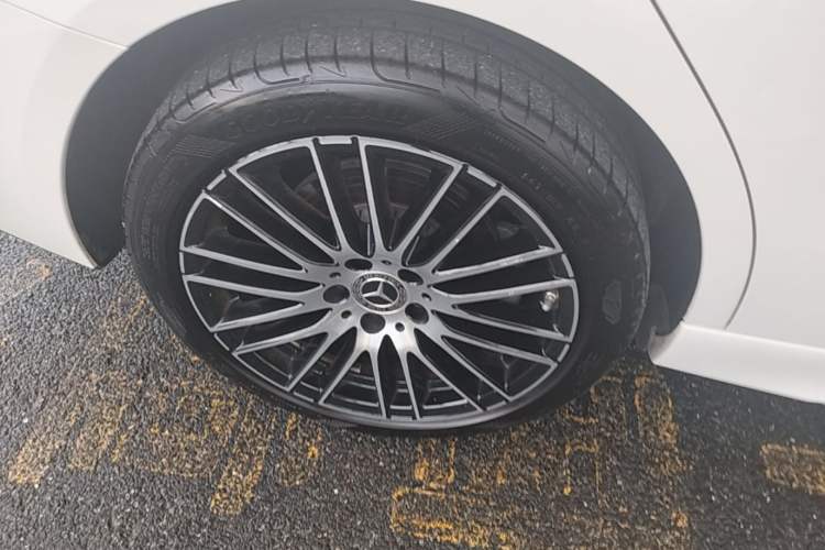 Used Mercedes-Benz C-Class 2024 Restyled C-Class 260 L Sport Edition Right Rear Wheel Hub