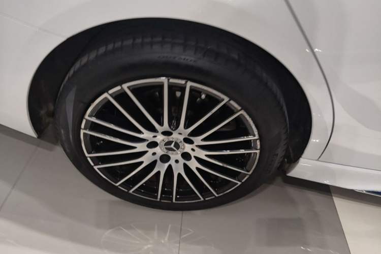 Used Mercedes-Benz C-Class 2024 C 260 L Sport Edition Right Rear Wheel Hub