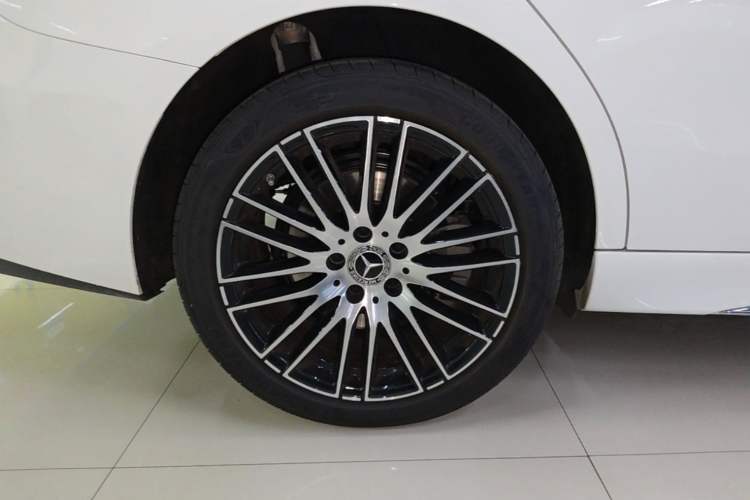 Used Mercedes-Benz C-Class 2024 Restyled C-Class 260 L Sport Edition Right Rear Wheel Hub