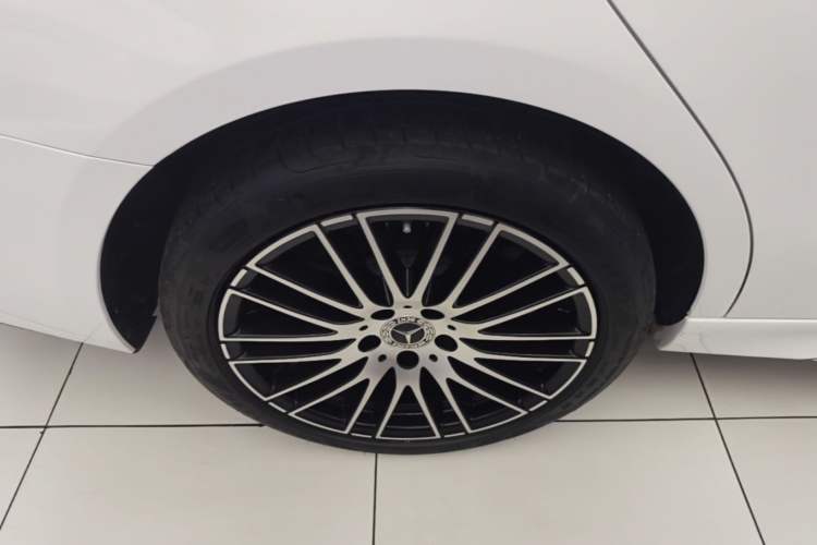 Used Mercedes-Benz C-Class 2024 C 260 L Sport Edition Right Rear Wheel Hub