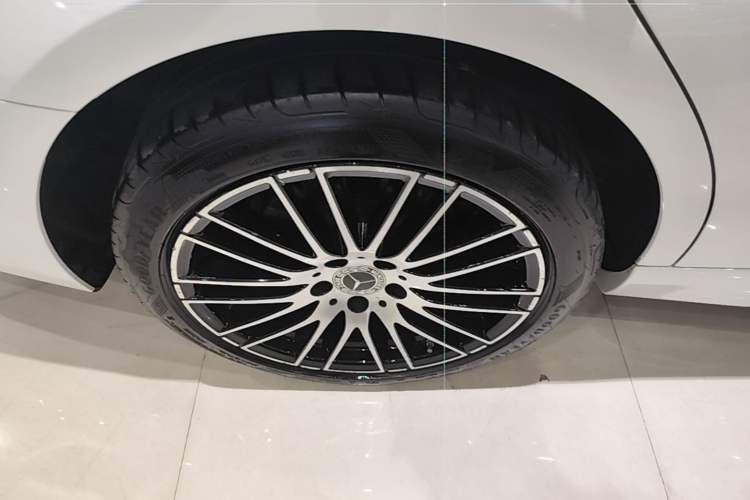 Used Mercedes-Benz C-Class 2024 Restyled C 260 L Sport Edition Right Rear Wheel Hub