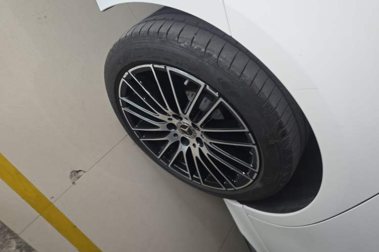 Used Mercedes-Benz C-Class 2024 C 200 L Sport Edition Right Rear Wheel Hub