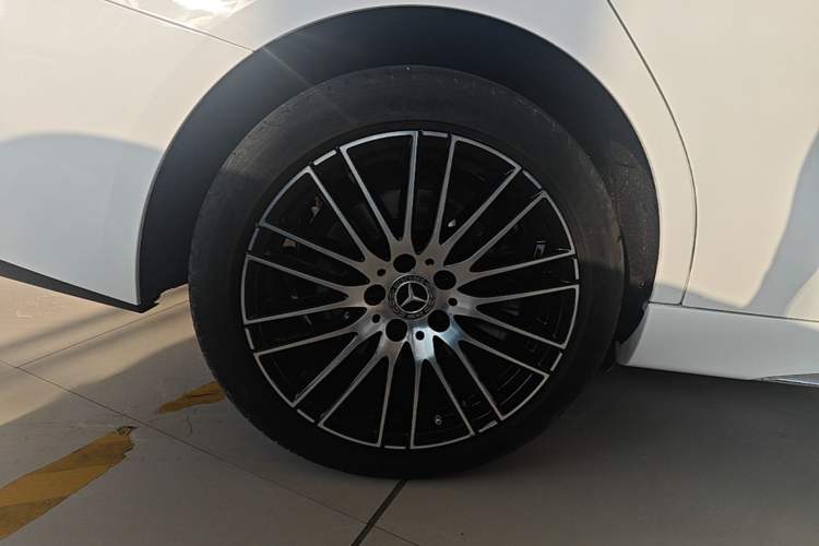 Used Mercedes-Benz C-Class 2024 Restyled C 260 L Sport Edition Right Rear Wheel Hub