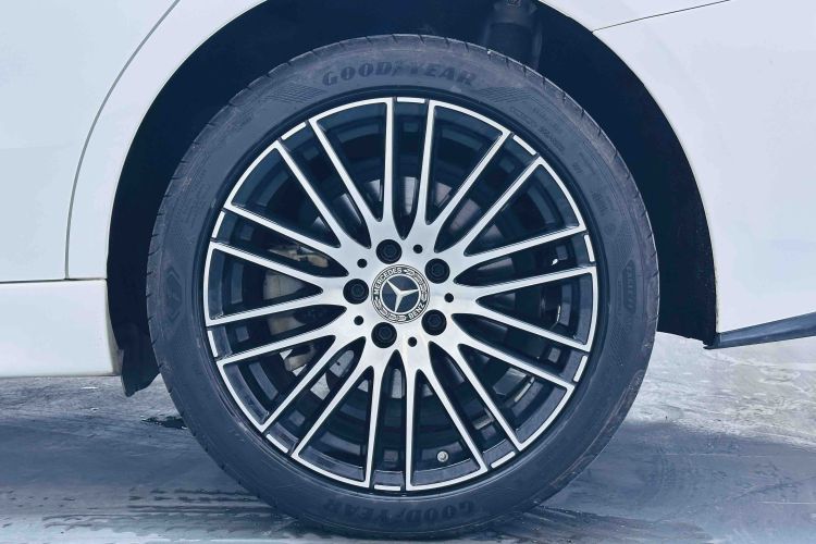 Used Mercedes-Benz C-Class 2024 C 200 L Sport Edition Right Rear Wheel Hub