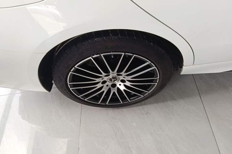 Used Mercedes-Benz C-Class 2024 Second Facelift C 260 L Sport Edition Right Rear Wheel Hub