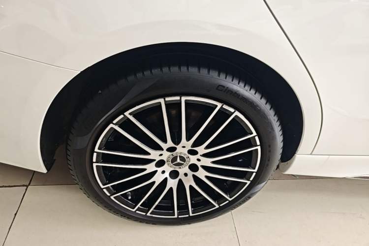 Used Mercedes-Benz C-Class 2024 Second Facelift C 260 L Sport Edition Right Rear Wheel Hub