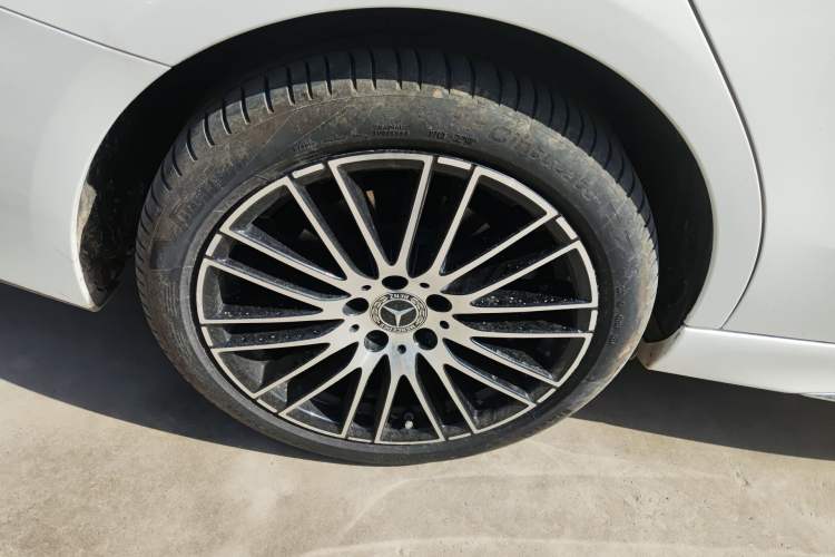 Used Mercedes-Benz C-Class 2024 Second Facelift C 260 L Sport Edition Right Rear Wheel Hub