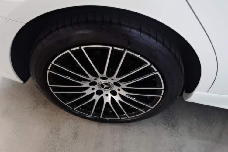 Used Mercedes-Benz C-Class 2024 Restyled C 260 L Sport Edition Right Rear Wheel Hub