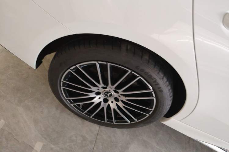 Used Mercedes-Benz C-Class 2024 C 200 L Sport Edition Right Rear Wheel Hub