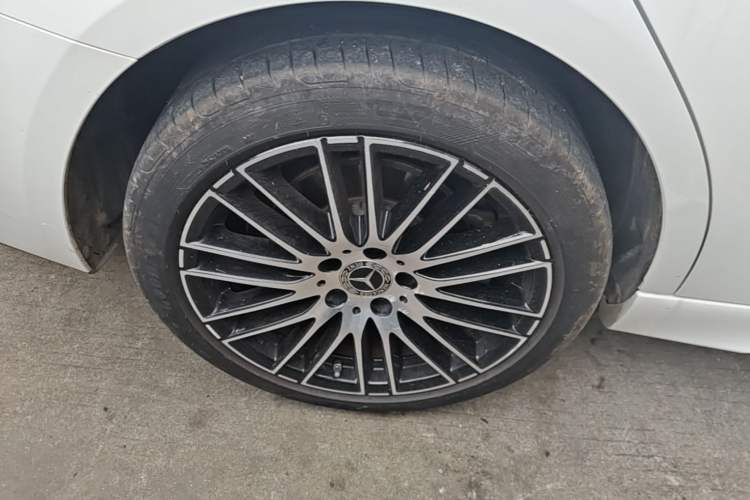 Used Mercedes-Benz C-Class 2024 C 260 L Sport Edition Right Rear Wheel Hub