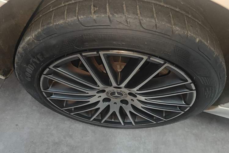 Used Mercedes-Benz C-Class 2024 Second Facelift C 260 L Sport Edition Right Rear Wheel Hub