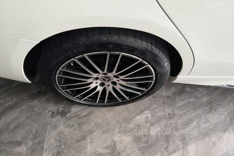 Used Mercedes-Benz C-Class 2024 C 260 L Sport Edition Right Rear Wheel Hub