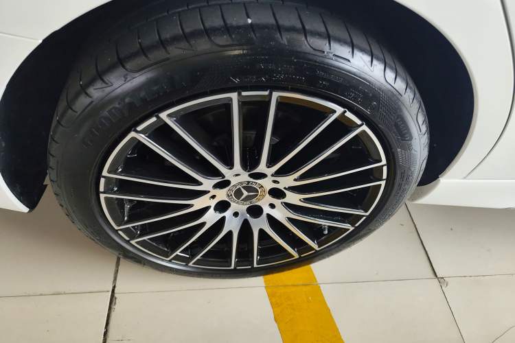 Used Mercedes-Benz C-Class 2024 Restyled C-Class 260 L Sport Edition Right Rear Wheel Hub