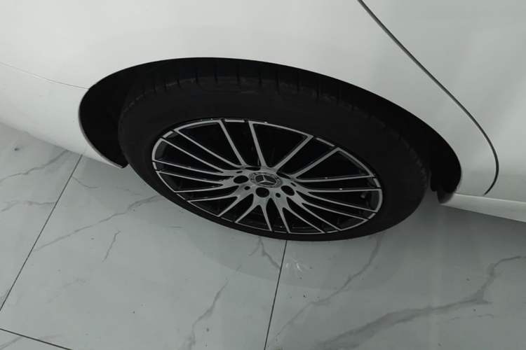 Used Mercedes-Benz C-Class 2024 Restyled C 260 L Sport Edition Right Rear Wheel Hub