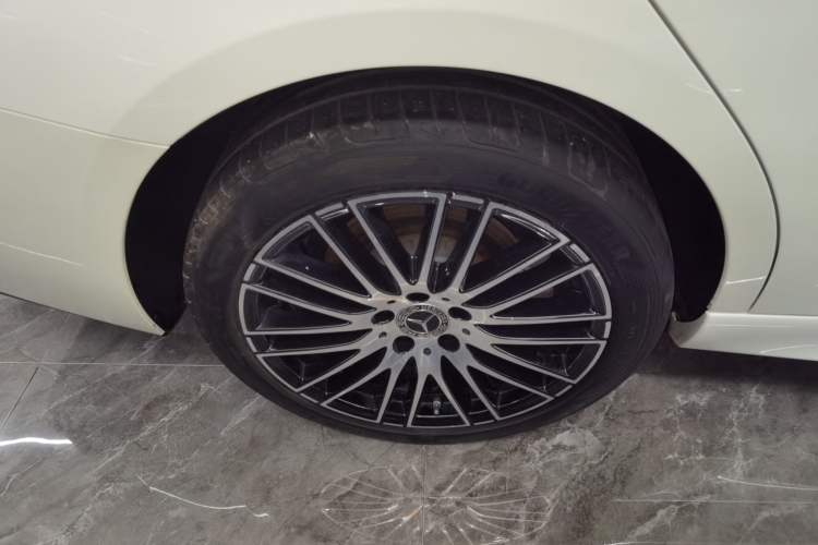 Used Mercedes-Benz C-Class 2024 C 200 L Sport Edition Right Rear Wheel Hub