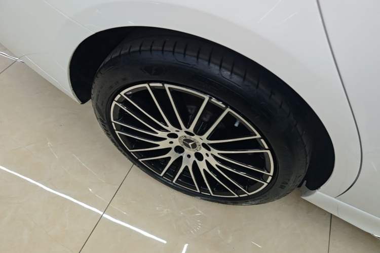Used Mercedes-Benz C-Class 2024 Restyled C 260 L Sport Edition Right Rear Wheel Hub