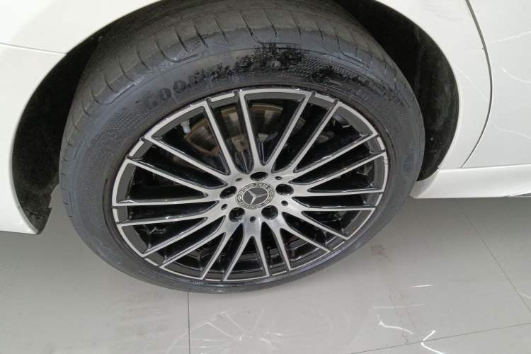 Used Mercedes-Benz C-Class 2024 Restyled C 260 L Sport Edition Right Rear Wheel Hub