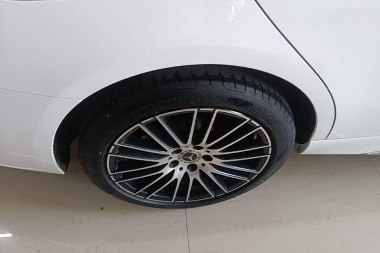 Used Mercedes-Benz C-Class 2024 C 200 L Sport Edition Right Rear Wheel Hub