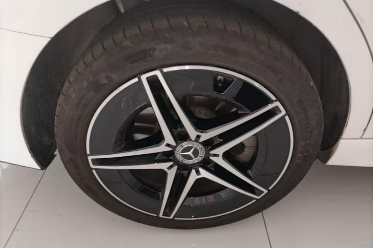Used Mercedes-Benz C-Class 2024 Facelift C 260 L Night Edition Sport Version Right Rear Wheel Hub