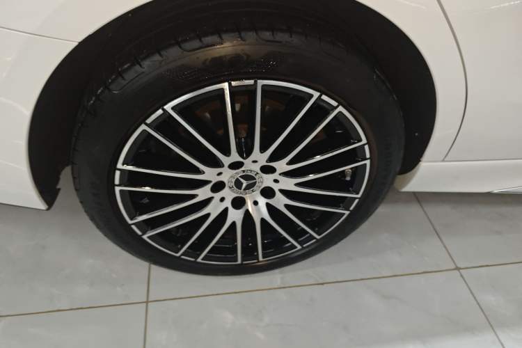 Used Mercedes-Benz C-Class 2024 C 260 L Sport Edition Right Rear Wheel Hub