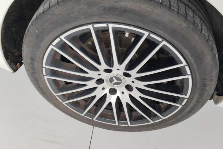 Used Mercedes-Benz C-Class 2024 Restyled C 260 L Sport Edition Right Rear Wheel Hub