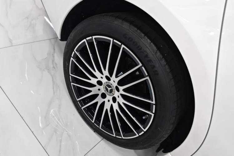 Used Mercedes-Benz C-Class 2024 Restyled C 260 L Sport Edition Right Rear Wheel Hub