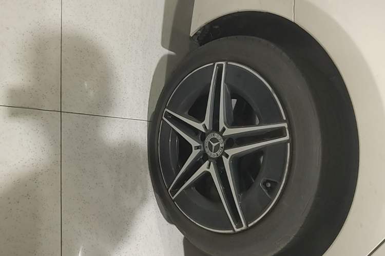 Used Mercedes-Benz C-Class 2024 Facelift C 260 L Night Edition Sport Version Right Rear Wheel Hub