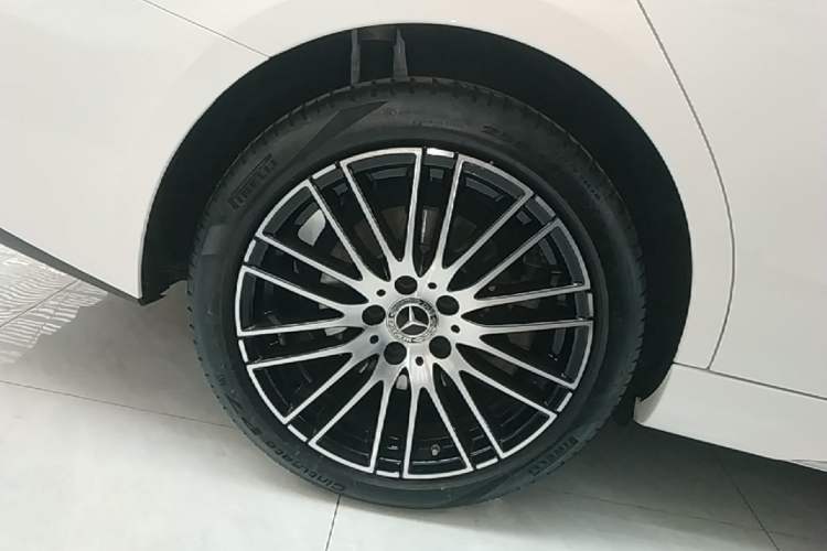 Used Mercedes-Benz C-Class 2024 Restyled C-Class 260 L Sport Edition Right Rear Wheel Hub