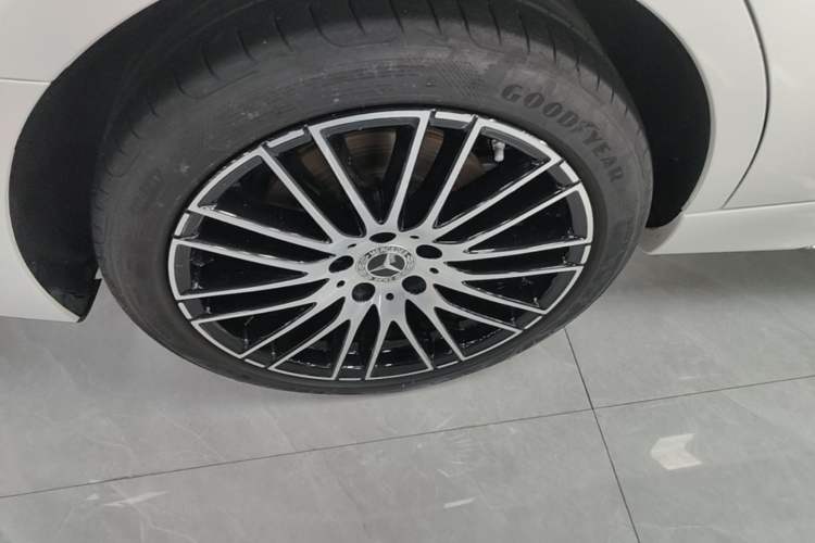 Used Mercedes-Benz C-Class 2024 C 260 L Sport Edition Right Rear Wheel Hub