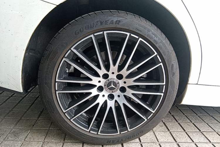Used Mercedes-Benz C-Class 2024 C 200 L Sport Edition Right Rear Wheel Hub