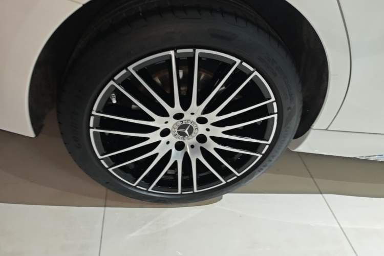 Used Mercedes-Benz C-Class 2024 Restyled C 260 L Sport Edition Right Rear Wheel Hub