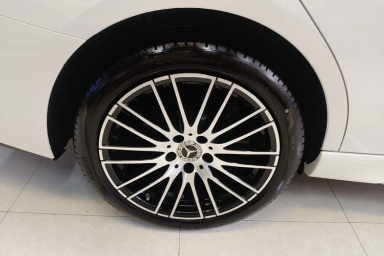 Used Mercedes-Benz C-Class 2024 Restyled C 200 L Sport Edition Right Rear Wheel Hub